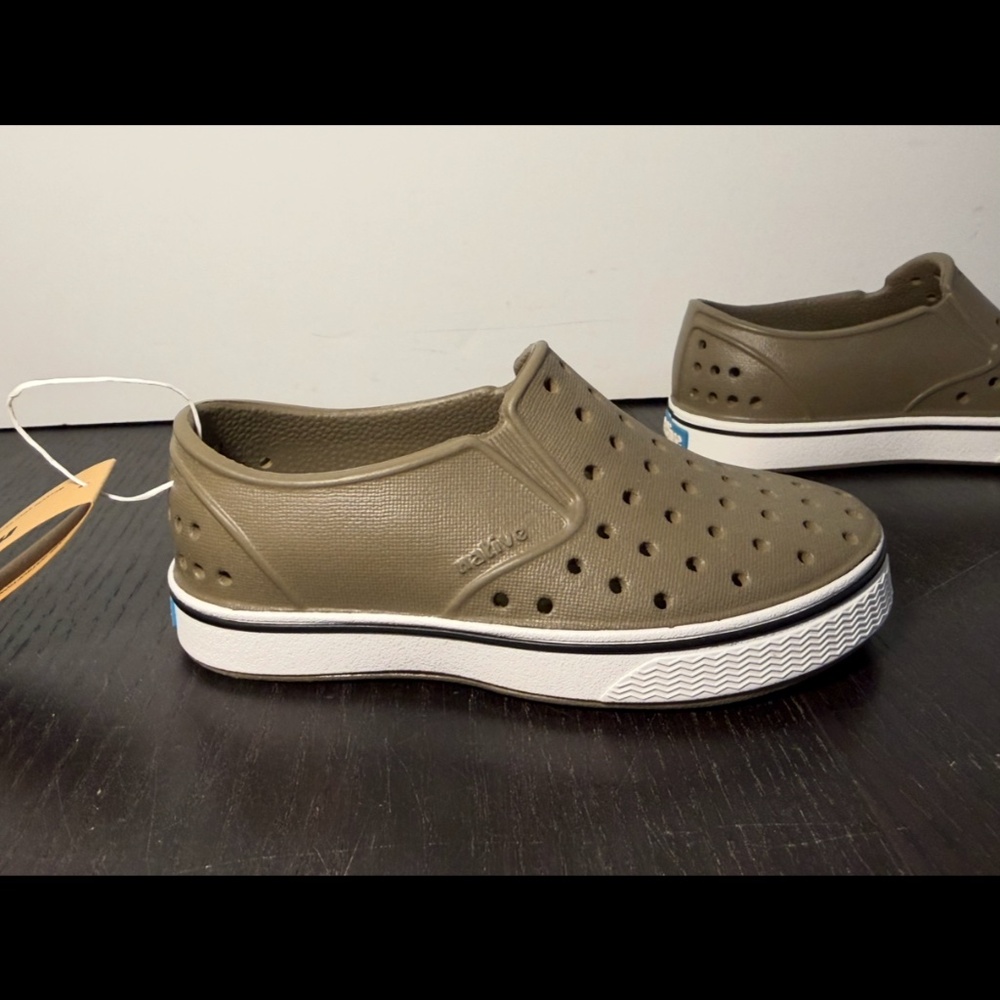 Native Miles Slip On Shoes Utility Green/Shell White Little Kids/Toddler C8